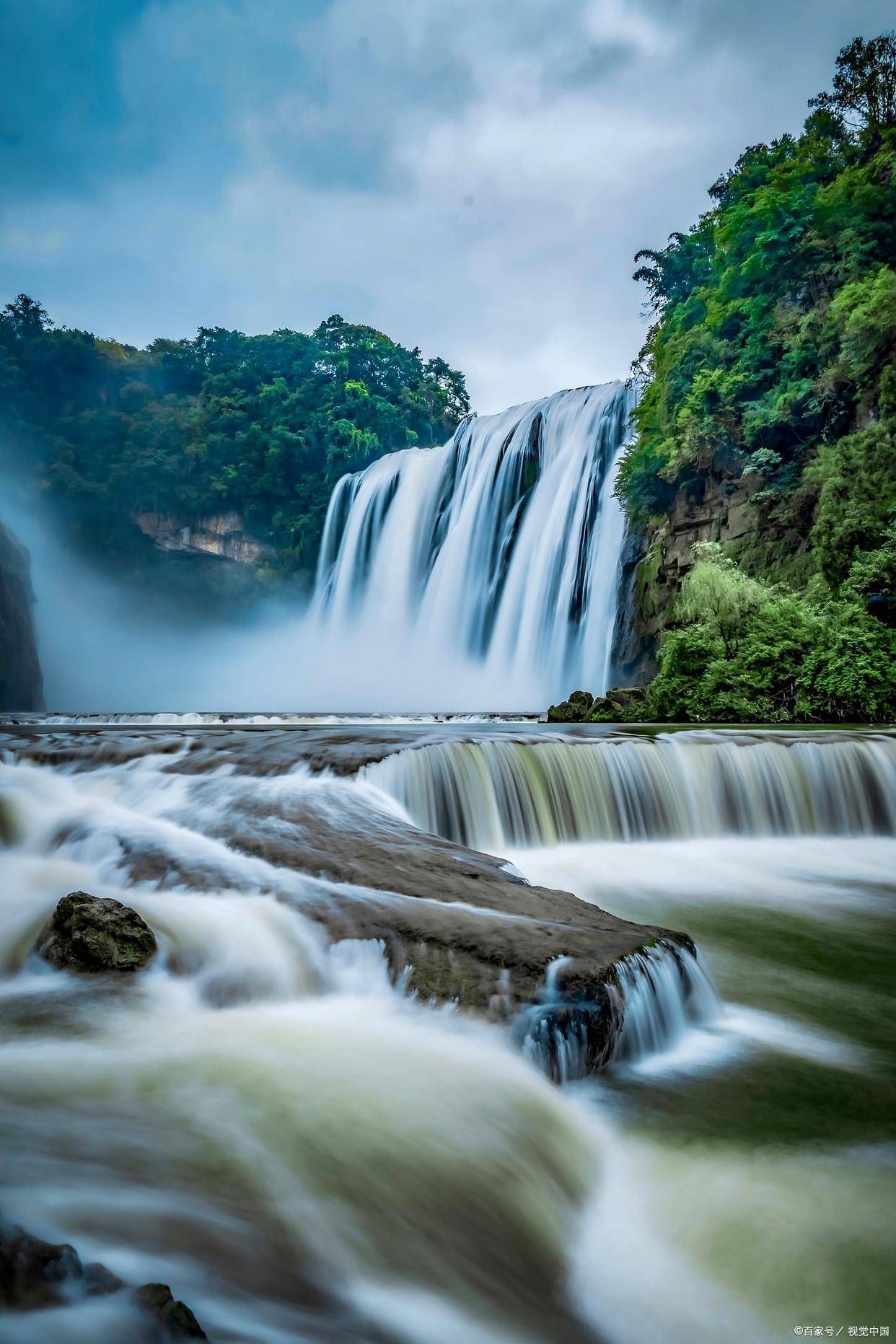 黄果树瀑布:黄果树瀑布是安顺著名景点,是中国著名的大瀑布之一,气势