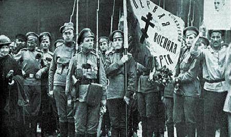 一战时俄罗斯"妇女营",全部剃成光头冲锋陷阵,令敌军胆战心寒