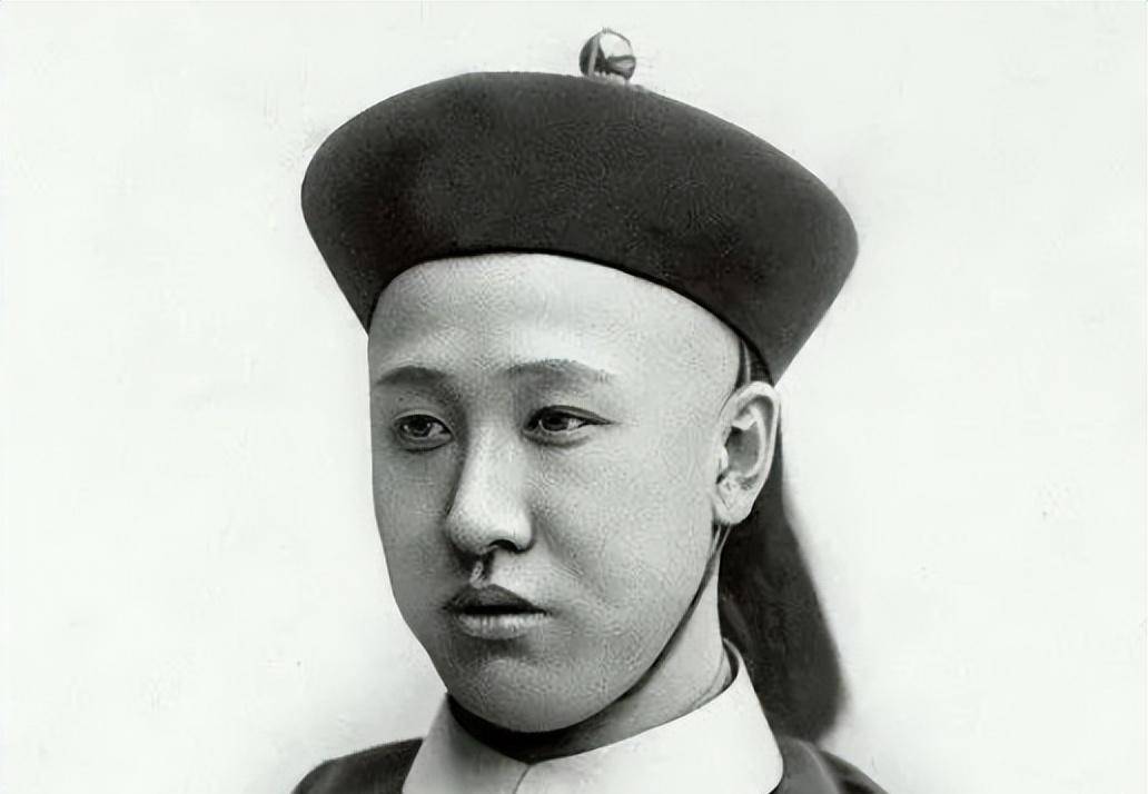 因为溥仪一生都没有留下后代,而溥杰的妻子,又是一名日本人,他的后人