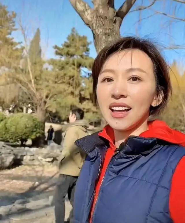 离开央视再就业的4位主持,有人挨骂有人被夸,只有她被
