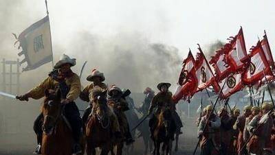 明朝曾经有几次机会消灭李自成,却被这个人毁了一切