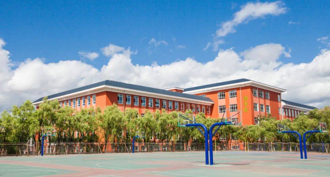 欢迎广大青年学子报考黑龙江工业学院_校园_课堂_大学