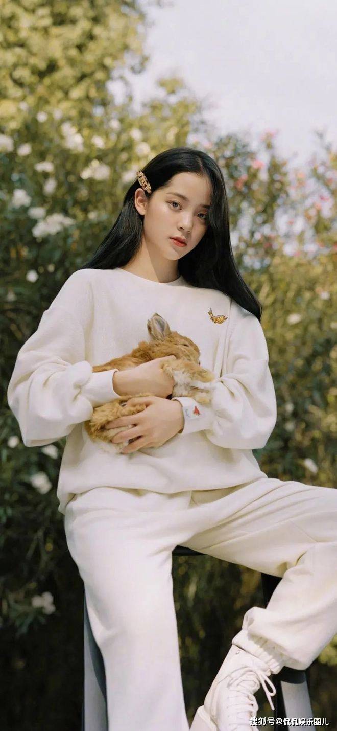 欧阳娜娜,这身材是真的绝!