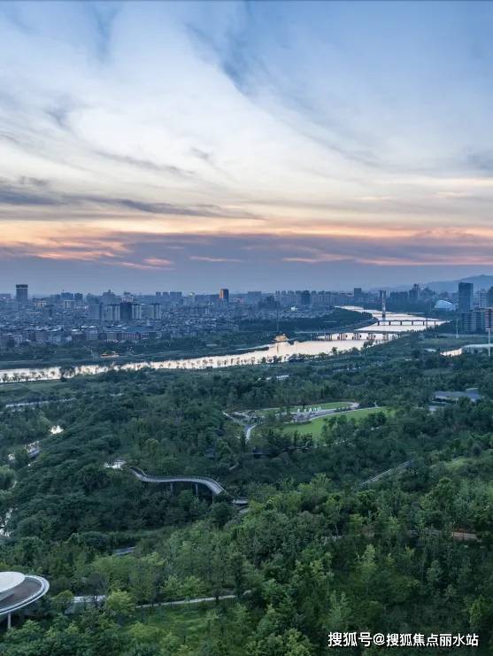 赤山公园,武义江实景图而赤山公园侧畔的地块,基本都已经开发!