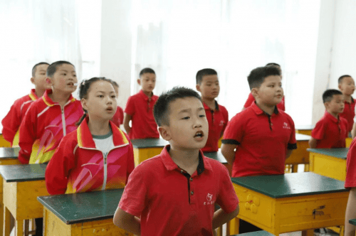 宋江武校二年级一班开展古诗词朗诵活动