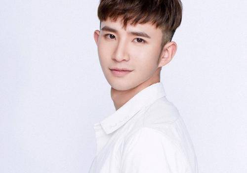 "歪嘴龙王"尬剧出圈,杨颖演戏靠p图,有演技十八线没台词