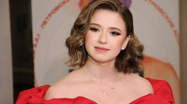 18岁花滑选手瓦利耶娃决定进大学,转变人生赛道_训练_俄罗斯_计划