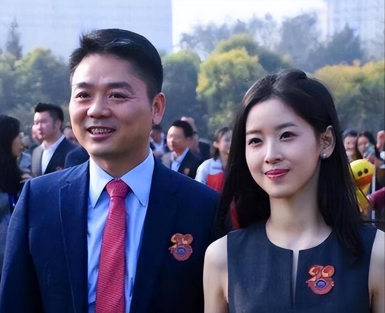 刘强东仅比丈母娘小5岁!看到丈母娘颜值,叫妈真的合适吗?