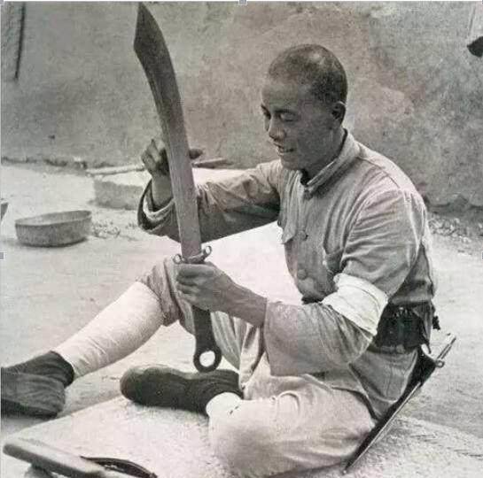 白刃战中大刀真不如刺刀?此战中40对100,最终结果令人想不到