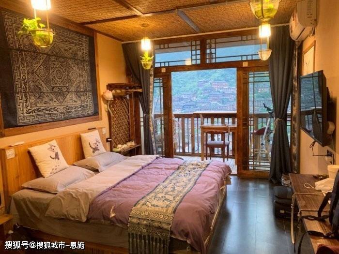 报团去贵州旅游5天大约团费多少钱,报团到贵州旅游5天的人均费用