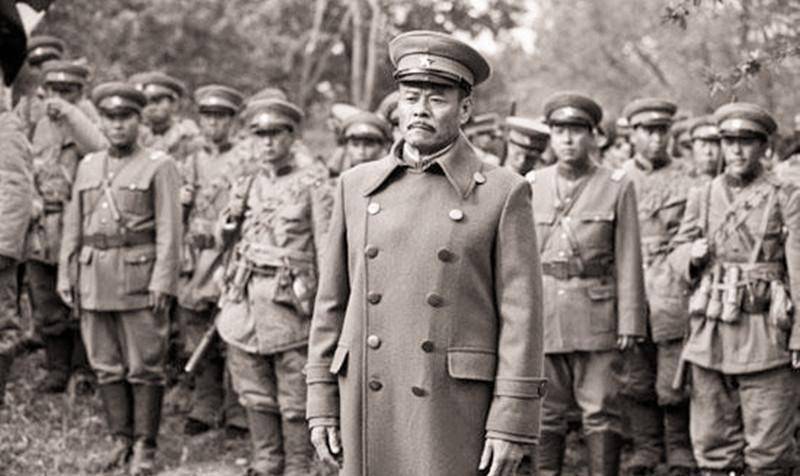 有独特一套的,那就是特别讲道义,讲恩情,而且特别能撒钱,久而久之奉军