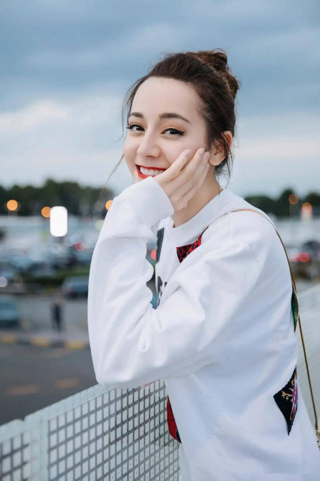 迪丽热巴写真曝光,这谁顶得住!