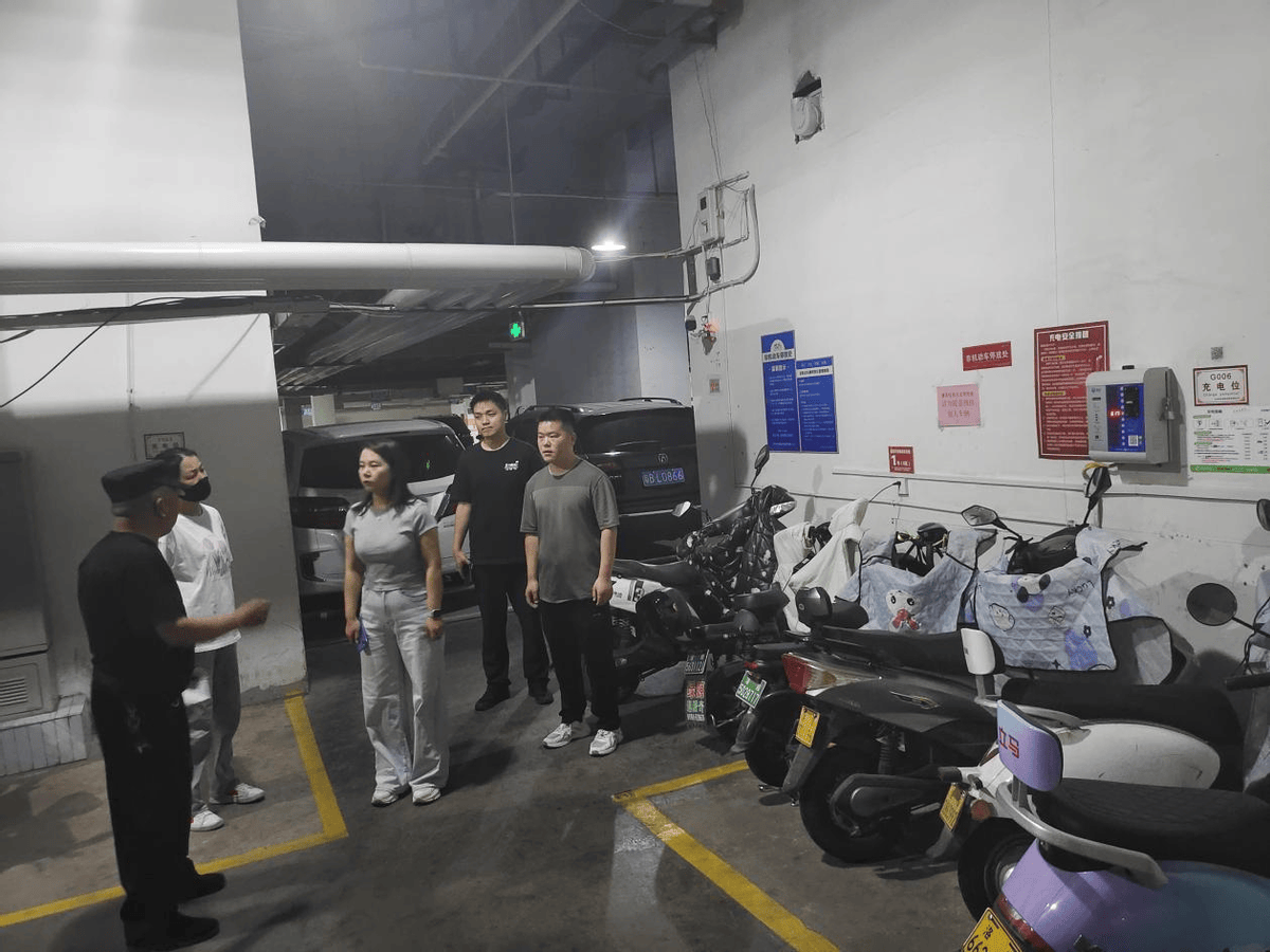 洛阳市洛龙区:整治飞线充电 守护群众安全