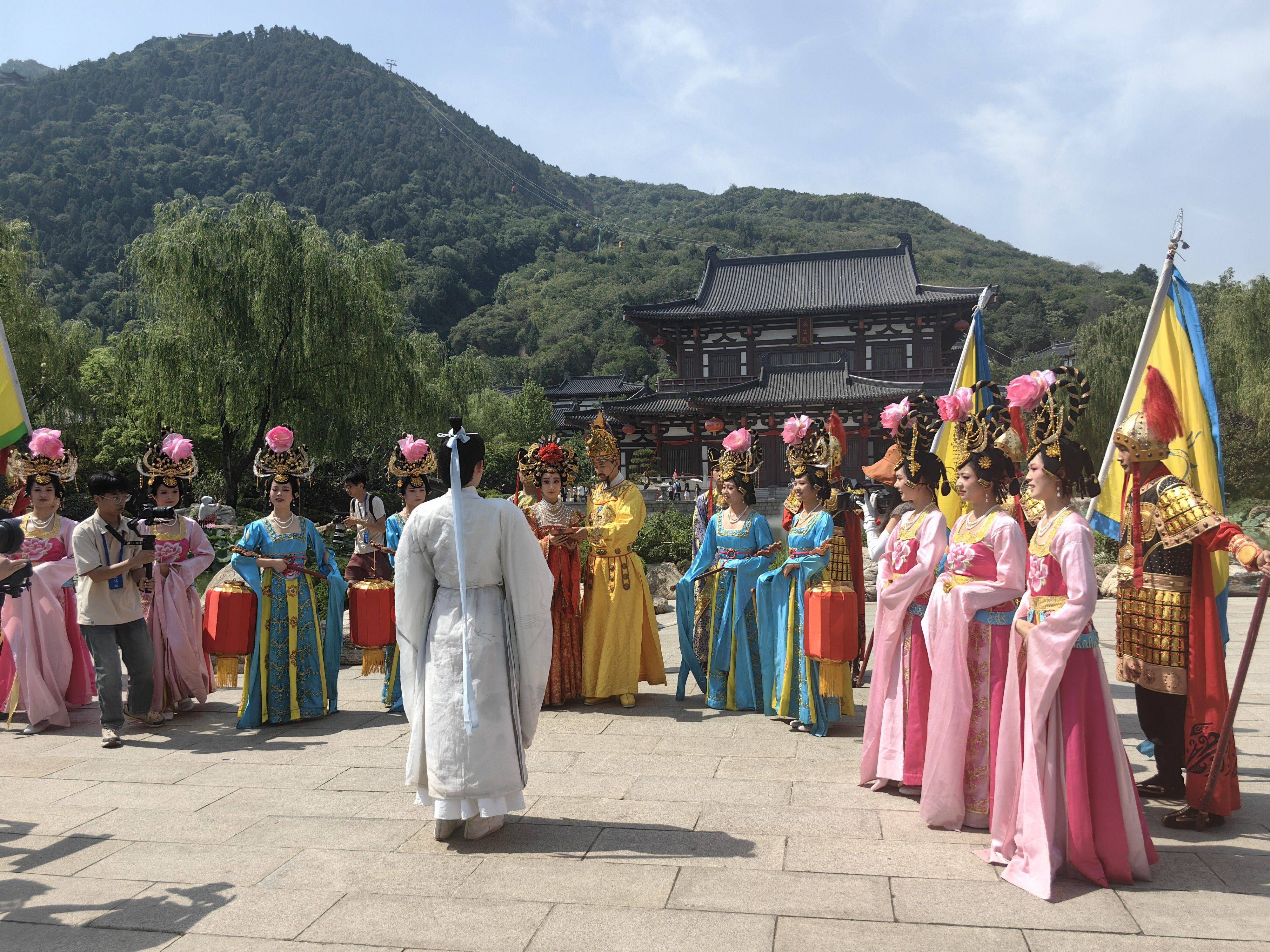 唐宫夏日狂欢 第三届贵妃荔枝文化节在华清宫开启