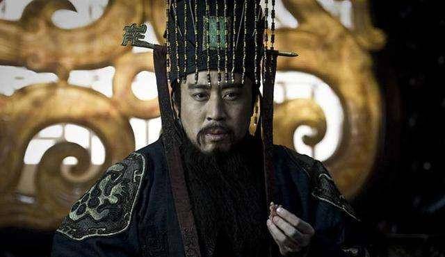 秦始皇说:东南有天子气,朕去镇压住,结果秦始皇猝死,刘邦称帝