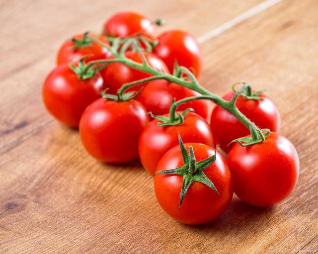 西红柿很常见 吃对了可以帮助消化