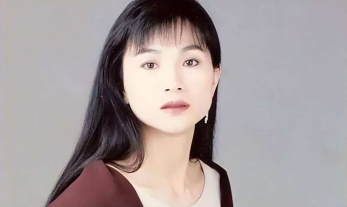 原来她已离世12年!死讯被"隐瞒"一个月,死后还留下40亿遗产