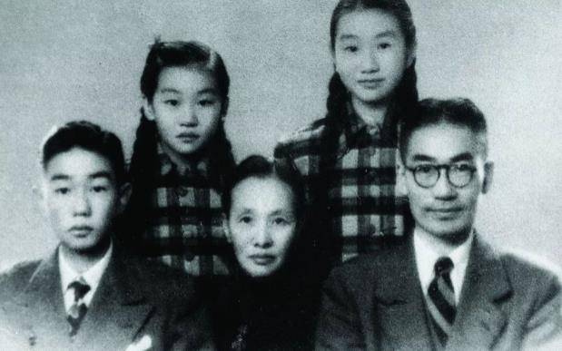 1929年,冰心嫁给北大教授吴文藻,才子配佳人,这在当时引为一段美谈