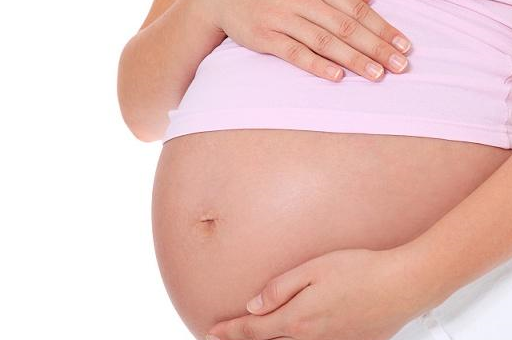孕妈妈在孕期的这三种行为都有可能伤害到宝宝。你还不知道怀孕的妈妈吗？_妈妈_受伤_胎儿