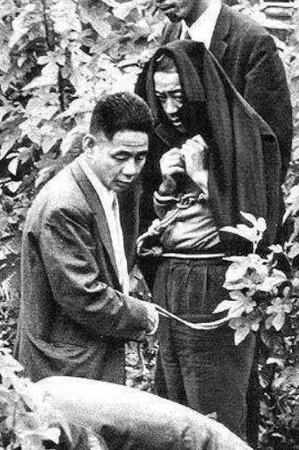 此人专门开豪车搭讪女性,2个月骗30人,8人被杀害,只因