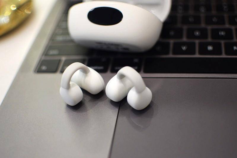 金耳朵认证的五星音质，双飞燕百耳颂蓝牙耳机B5 感受音质巅峰