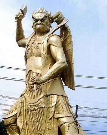 清代有人捡到了雷公用的锤子,看到这张实物图后,专家表示没话说