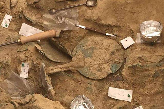 浙江一代清官,遭人陷害,寒酸下葬,400年后墓中挖出2亿陪葬品