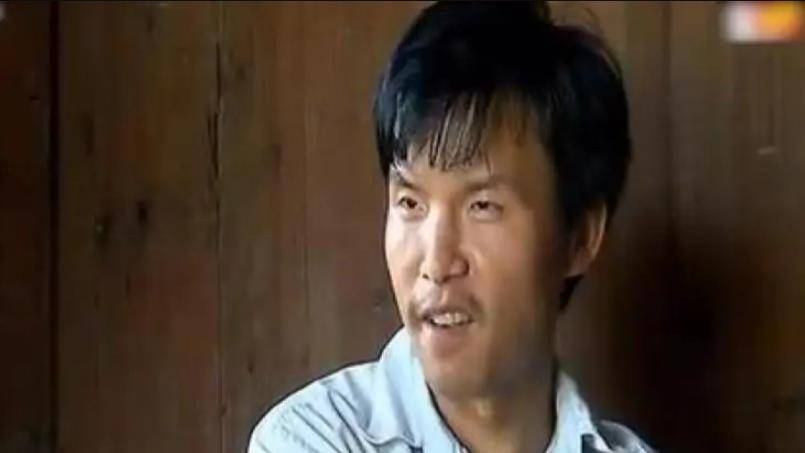 37岁博士李明亮蜗居农村啃老,父亲负债累累几次报警,究竟为何?