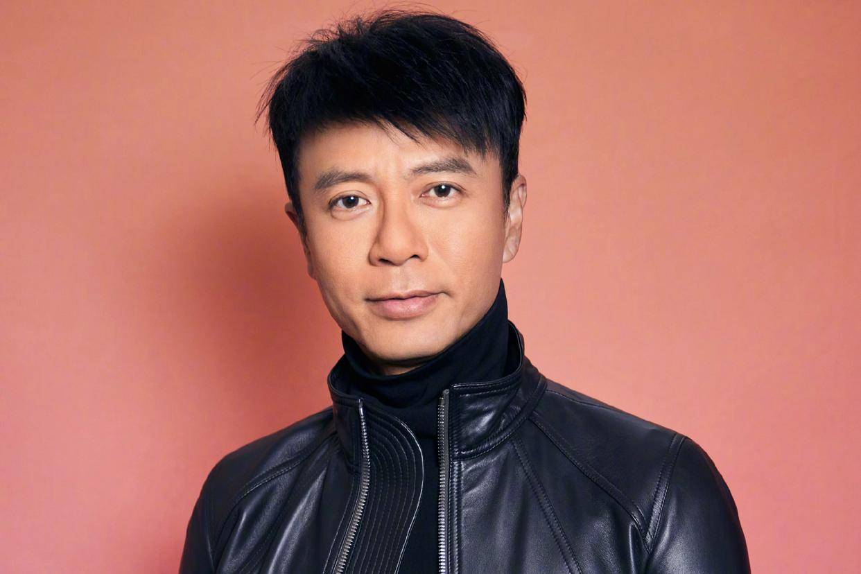 《披哥4》一公录完,向佐和李泽锋一轮游,李克勤最大牌