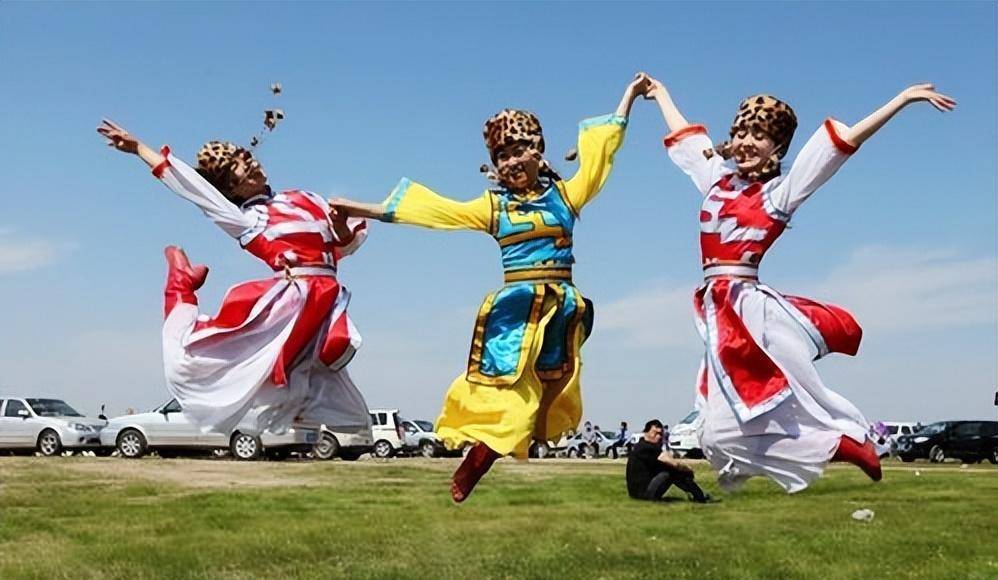 (达斡尔族)而在1987年的一天上午,刘凤翥收到了一封神秘的来信,信的