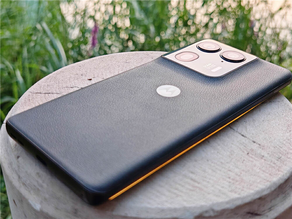 外观方面对于2024年的手机新品,moto x50 ultra作为一款ai智能手 