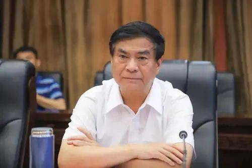 洪礼和首次离开省政府办公厅转任地方,担任江西省新余市委副书记,市长