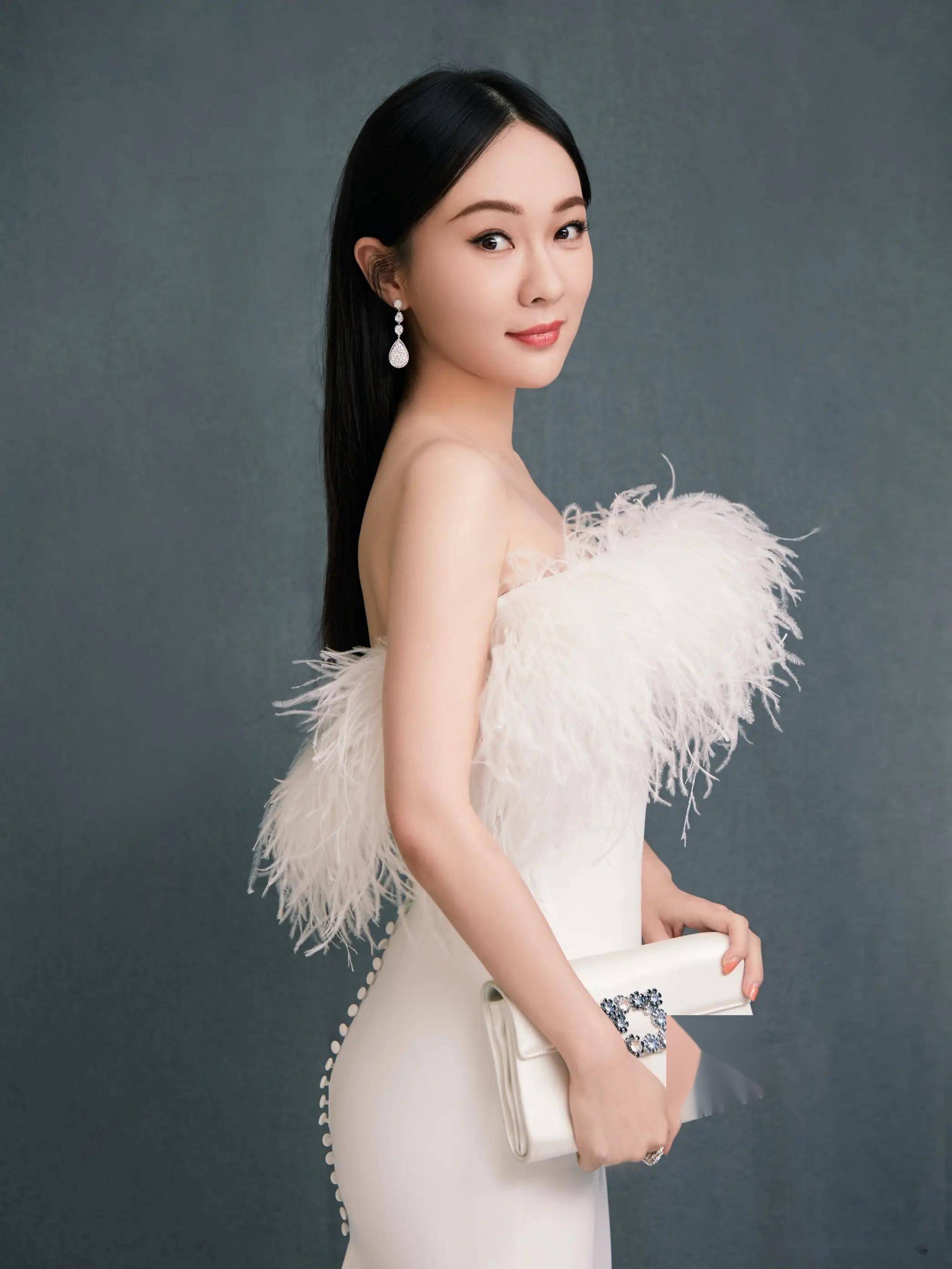 霍思燕这谁顶得住!迷人写真中的女神,美貌与才华兼备,让人无法抗拒!