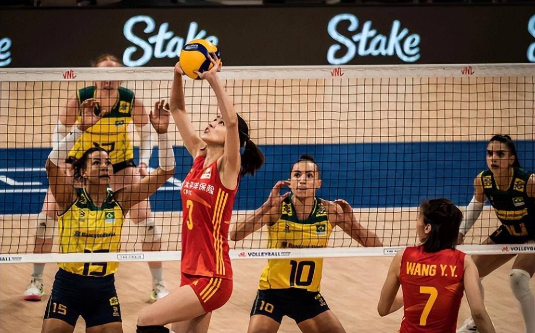 女排奥运名单出现反转,小钢炮逆袭有望,已婚国手或取代郑益昕