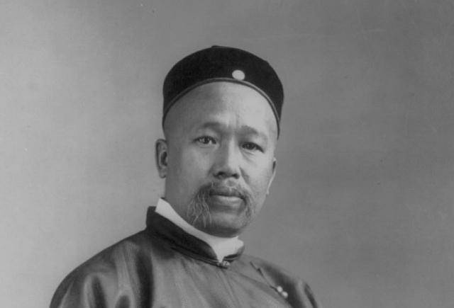 康有为一生为官,不惜自毁名声参与宣统复辟,因没胡子未能做宰相