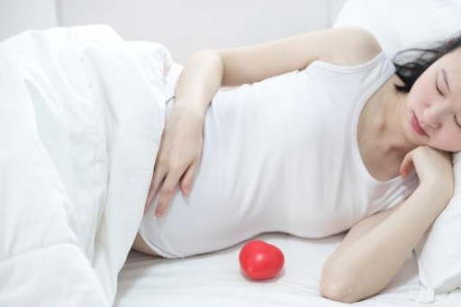 怀孕期间，孕妈妈尽量不要吃这三种食物，可能会“影响”身体健康_茄子_因为_胎儿。