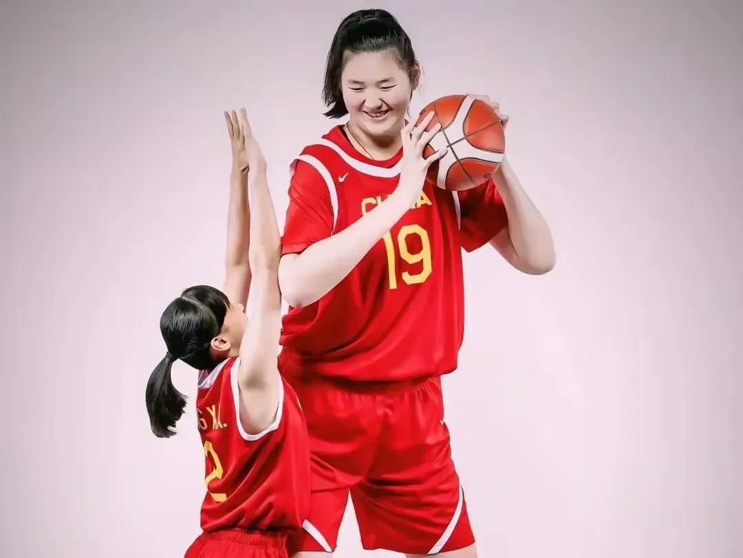 两连胜！90-68大胜新西兰，张子宇无人可挡，未来有望有望成为中国女篮核心