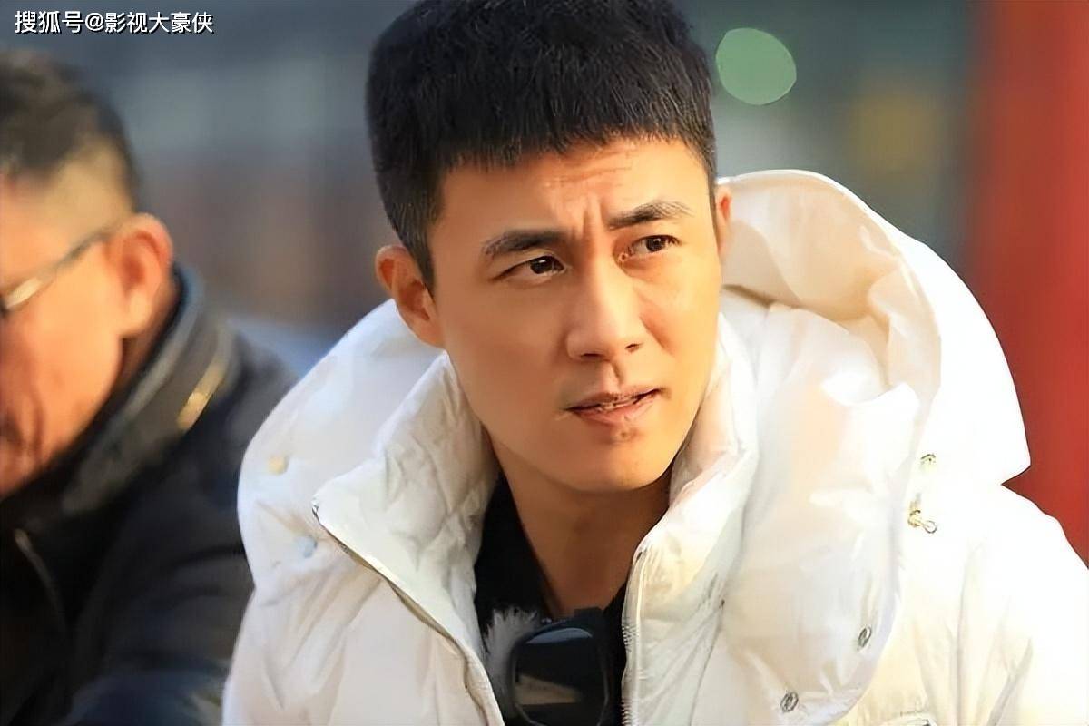 在与张嘉倪分手后,杜淳又与嫩模杨璐传出绯闻.