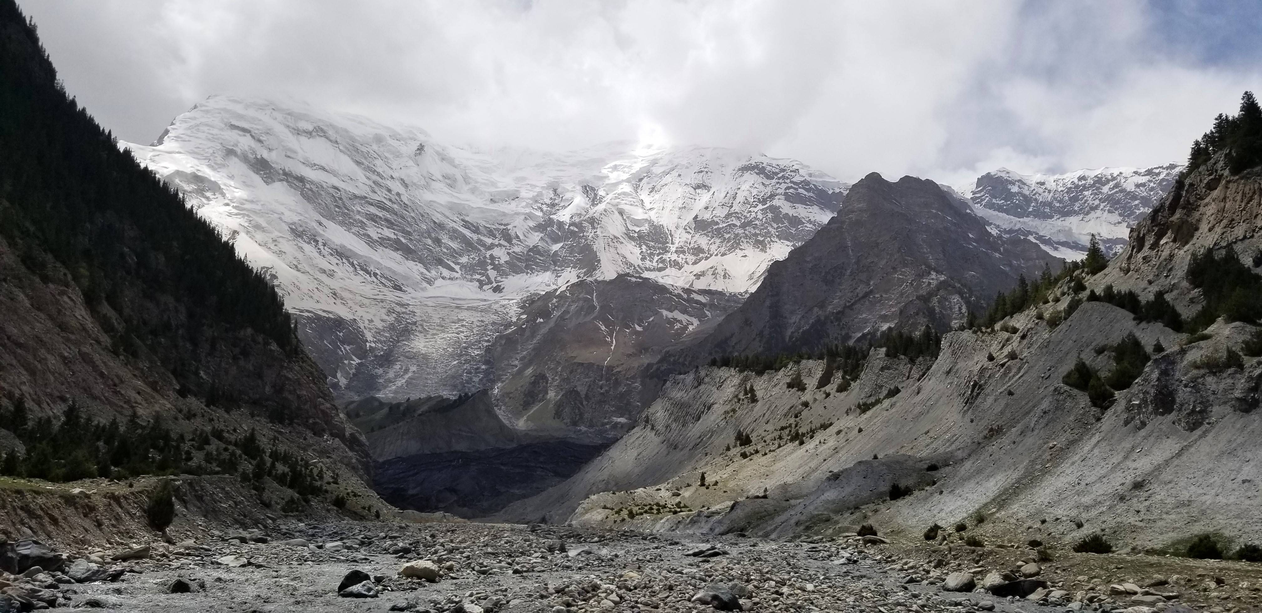 边境之旅冰封山脉图片