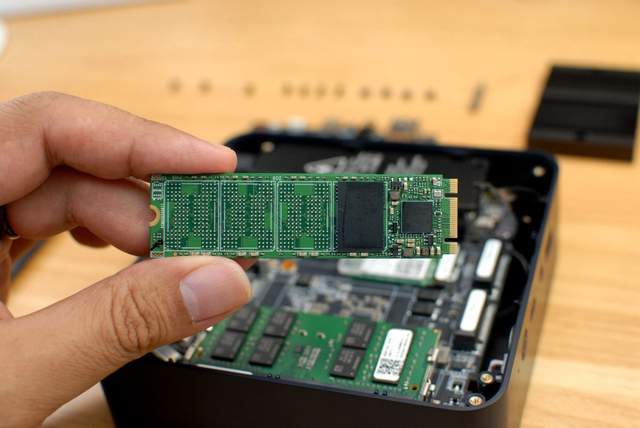 下班随手带走的电脑?新风尚的一体式轻办公主机零刻EQ13了解一下