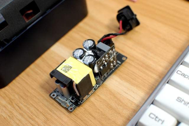 下班随手带走的电脑?新风尚的一体式轻办公主机零刻EQ13了解一下