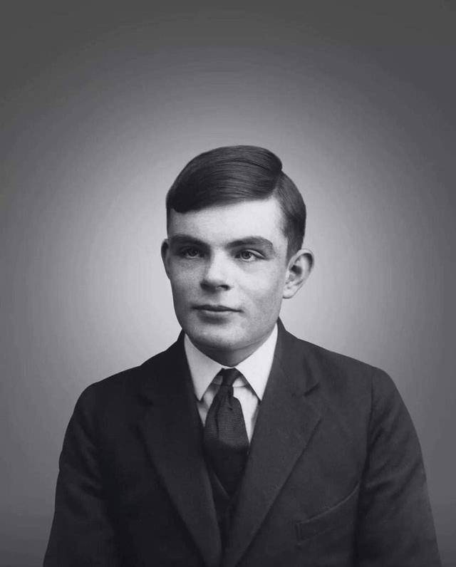 同性恋的图灵本可以活下去,因为他一死,英国就发生了变化_阿兰·图灵