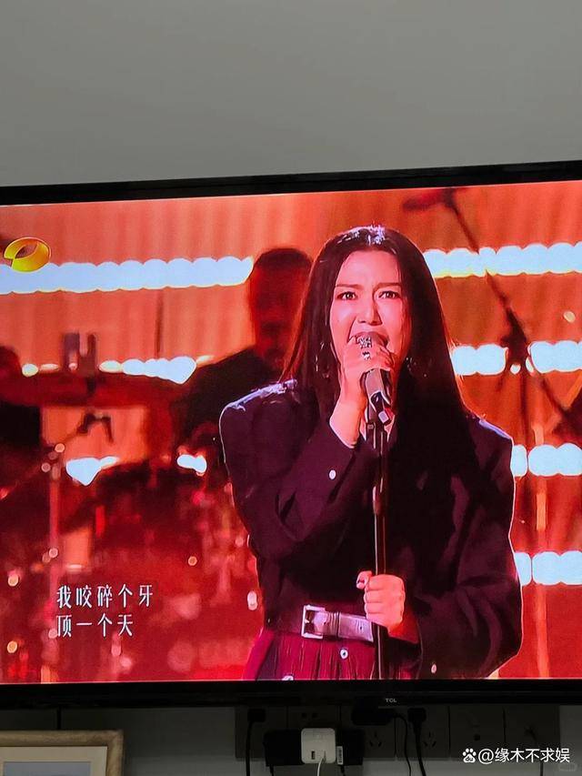 原创            《歌手》第八期：黄宣淘汰，汪苏泷哭了，网友称节目赛制太折磨人-我是歌手第二季黄贯中