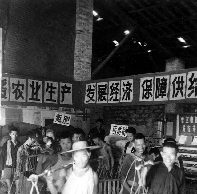 上个世纪"供销社":营业已40余年,成百姓解忧店,勉强维持生计