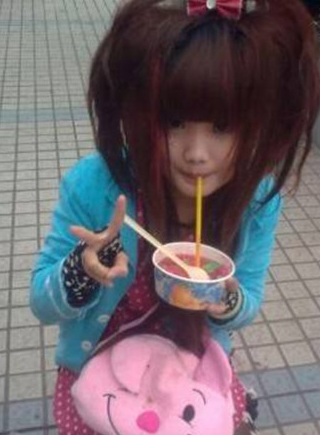 曾经,杀马特女生长大后,身材好,越看越漂亮,如今,她们还好吗