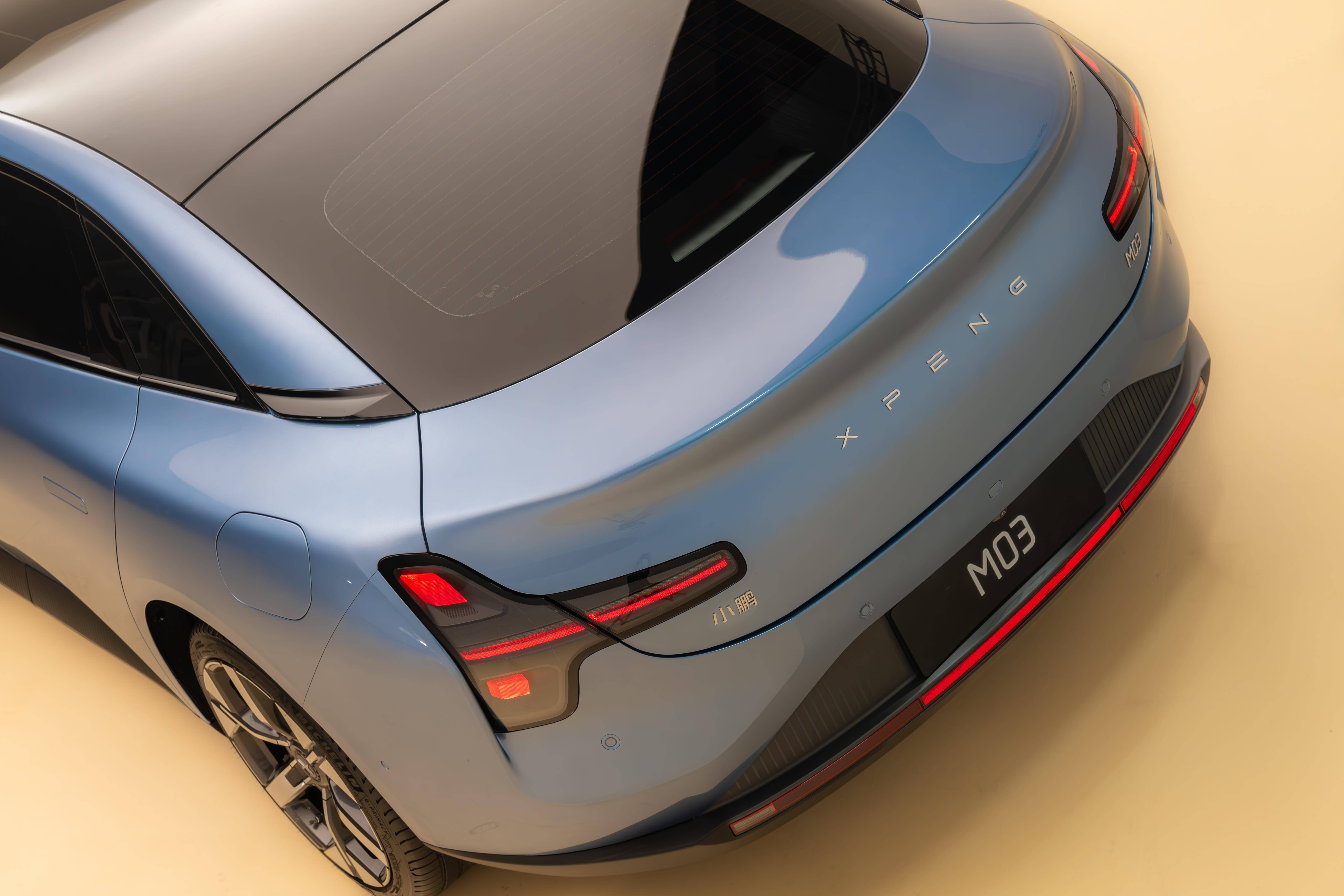 小鹏mona m03真车亮相:智能纯电掀背轿跑,不会做的士版本