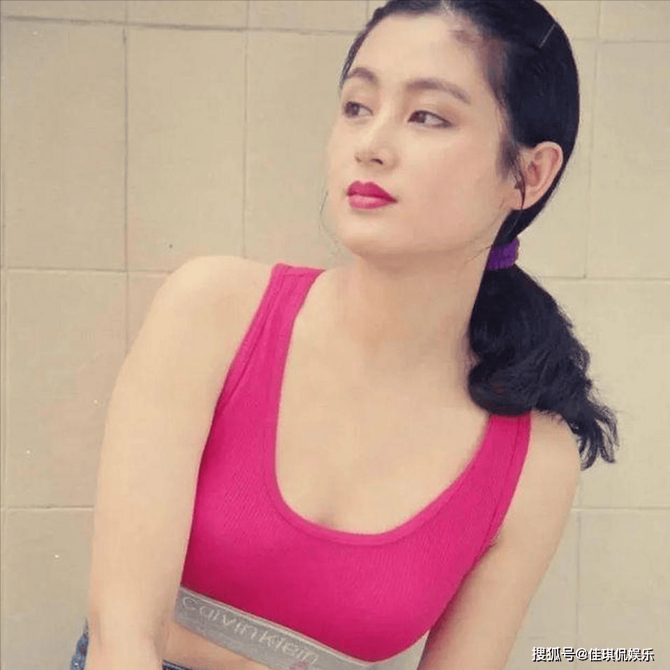 看到55岁陈红老去的模样,才终于知道,大陆第一美女果然名不虚传