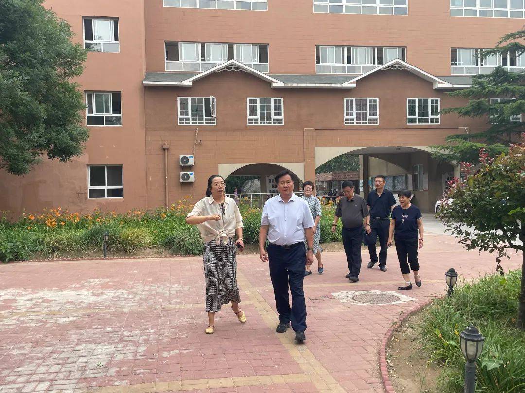 君谊·关注|区关工委主任周静溪一行到君谊中学调研关心下一代工作