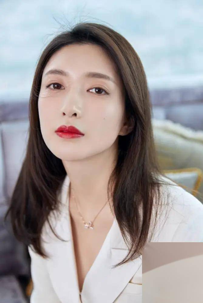 江疏影的才华与魅力并存,这身材丰腴性感,这谁顶得住!