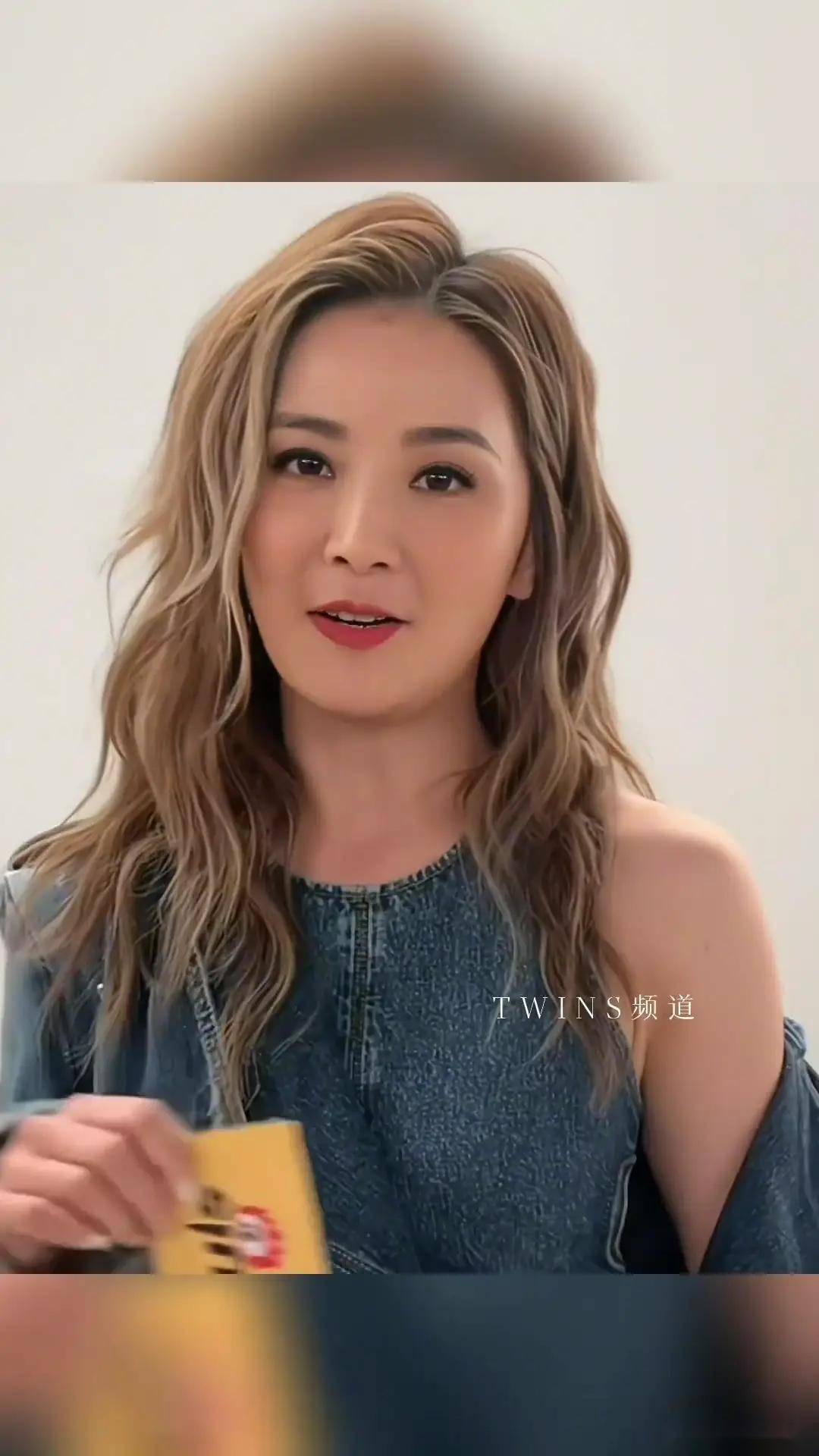 蔡卓妍写真展现女神魅力,这谁顶得住!